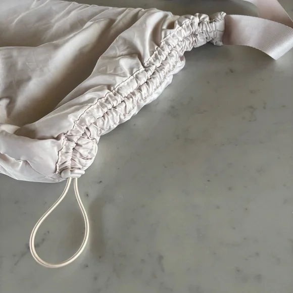 Wilo Cream Side Cinch Bag - Picture 10 of 14